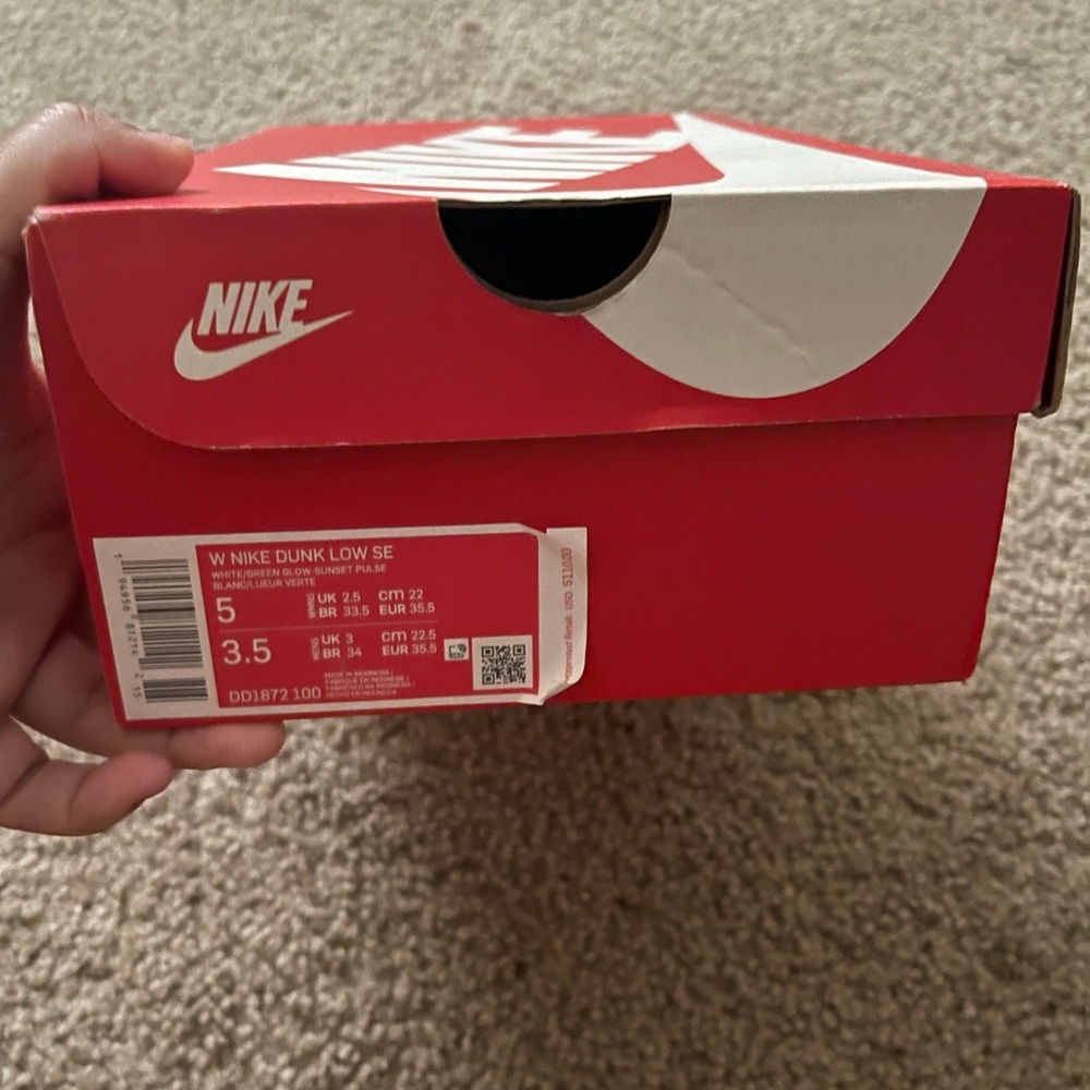 Nike Easter dunks size 5